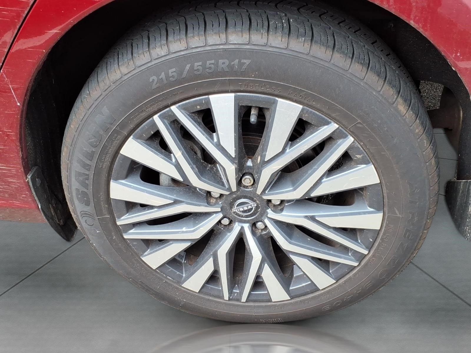 Used 2023 Nissan Altima 2.5 SV AWD/4WD image 5