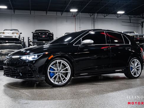 Used 2024 Volkswagen Golf R image 1