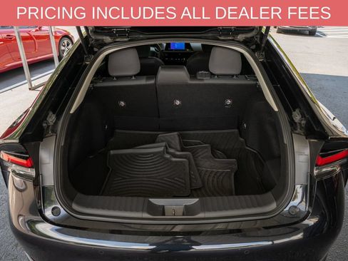 Used 2024 Toyota Prius LE FWD image 5