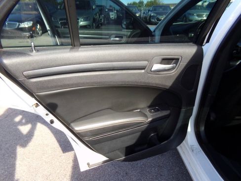 Used 2014 Chrysler 300 S image 14