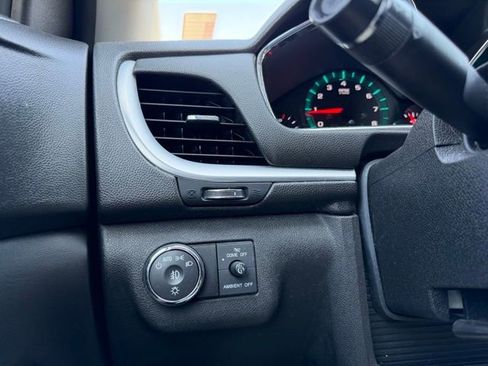 Used 2015 Chevrolet Traverse LT w/ Style and Technology Package FWD image 20
