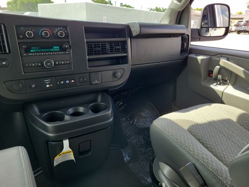Used 2025 Chevrolet Express 3500 LT w/ LT Preferred Equipment Group RWD image 21