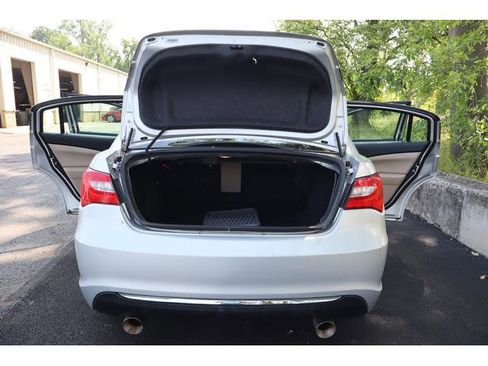 Used 2011 Chrysler 200 Touring image 14