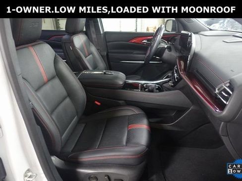 Used 2024 Chevrolet Traverse RS image 28