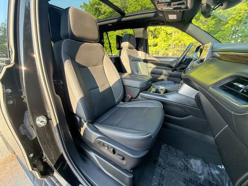 Used 2023 Chevrolet Tahoe Premier w/ Premium Package 2 AWD/4WD image 22