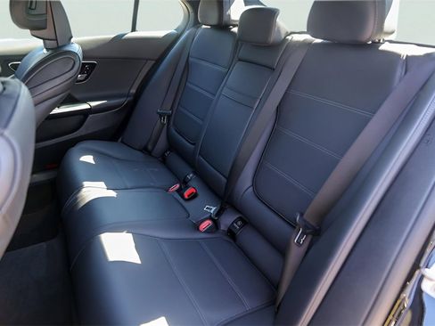 Used 2025 Mercedes-Benz C 300 Sedan image 27