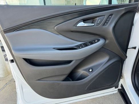 Used 2019 Buick Envision Essence image 4
