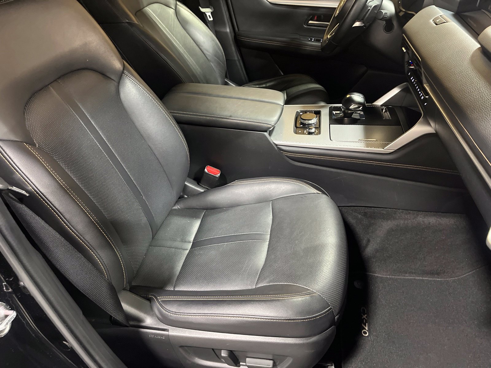 Certified 2025 MAZDA CX-70 3.3 Turbo w/ Preferred Package AWD/4WD image 15