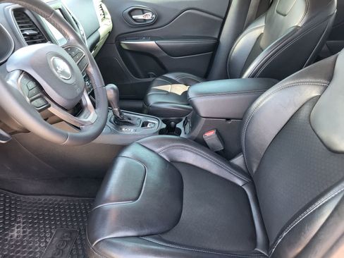 Used 2019 Jeep Cherokee Latitude Plus w/ Comfort/Convenience Group AWD/4WD image 27