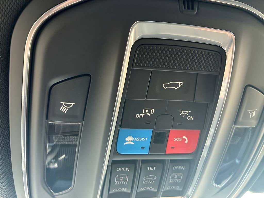 New 2027 Jeep Grand Cherokee Limited AWD/4WD image 34