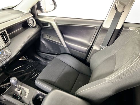 Used 2018 Toyota RAV4 XLE image 22