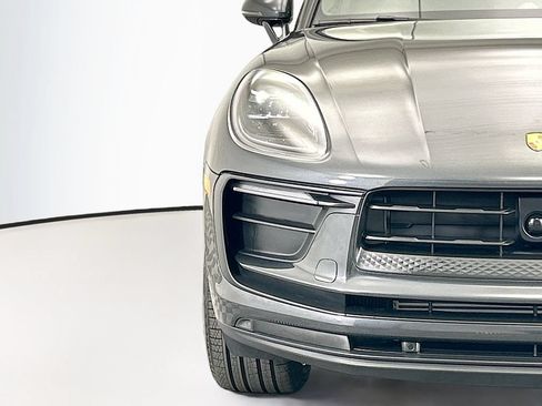 Used 2026 Porsche Macan AWD/4WD image 12