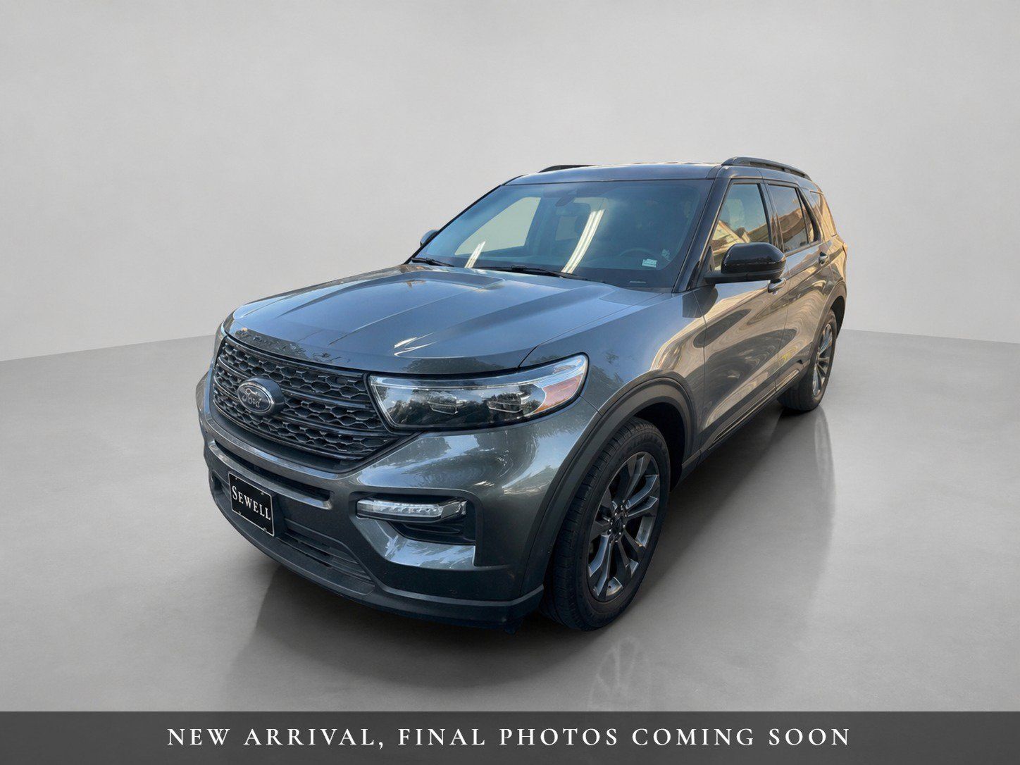 Used 2022 Ford Explorer XLT w/ Equipment Group 202A AWD/4WD image 1