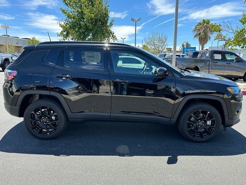 New 2026 Jeep Compass Latitude AWD/4WD image 9