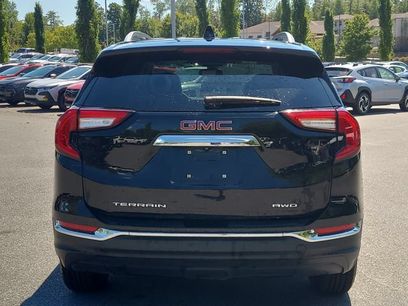Used 2024 GMC Terrain SLT