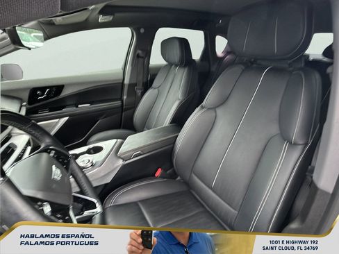 Used 2025 Cadillac Optiq Luxury 2 w/ LPO, Floor Liner Package AWD/4WD image 22