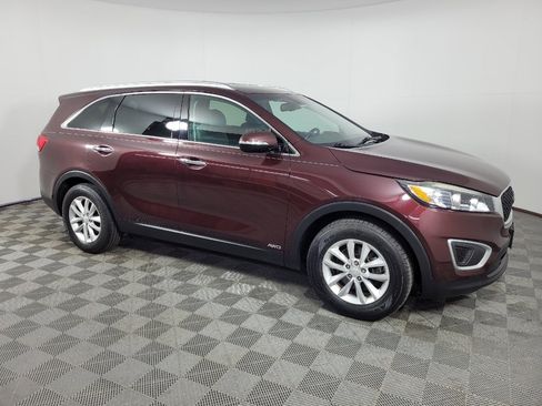 Used 2017 Kia Sorento AWD w/ LX Convenience Package image 11