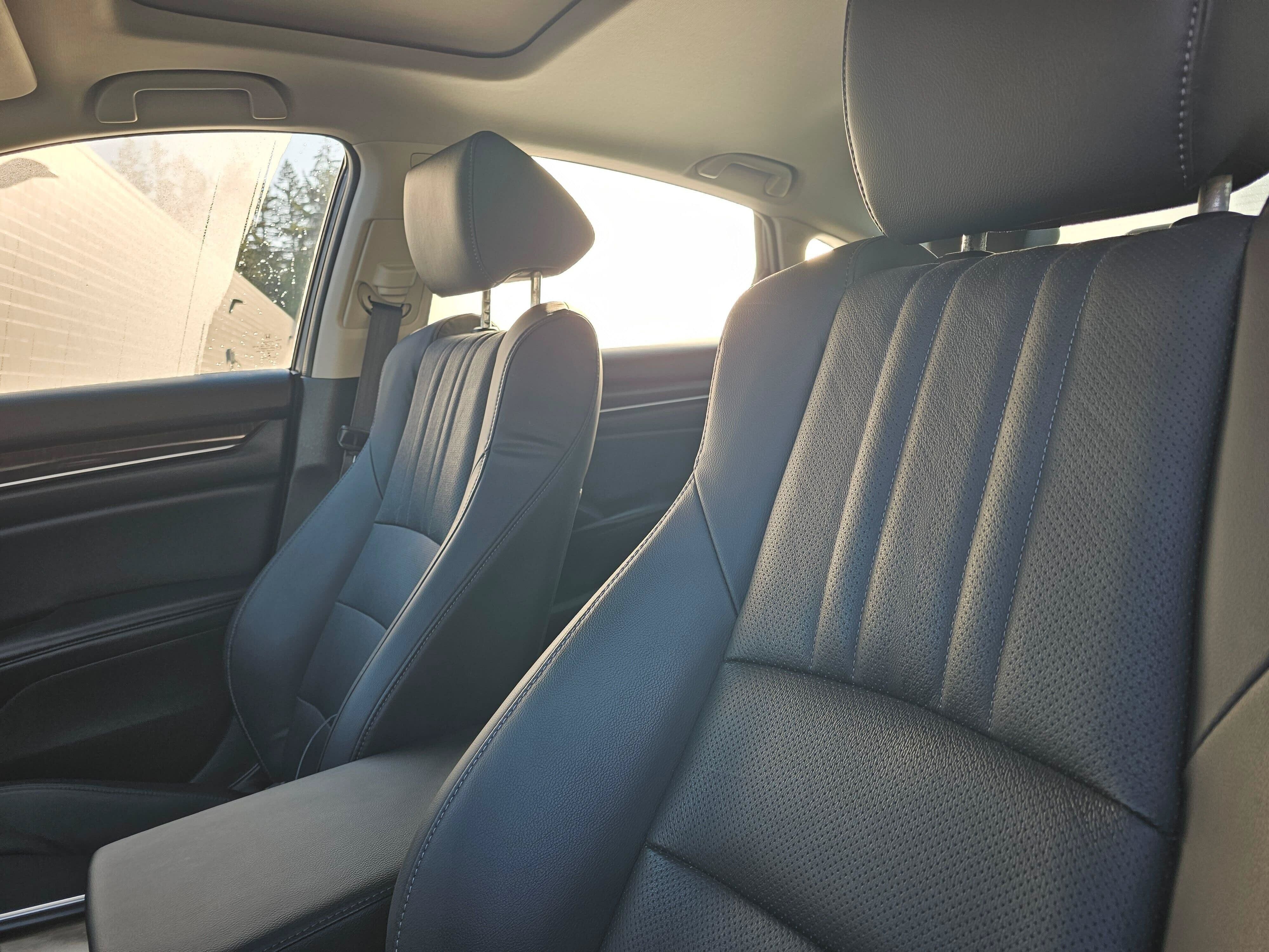 Used 2018 Honda Accord Touring image 25