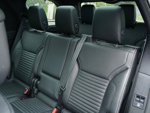 Used 2023 Land Rover Discovery S R-Dynamic AWD/4WD image 43
