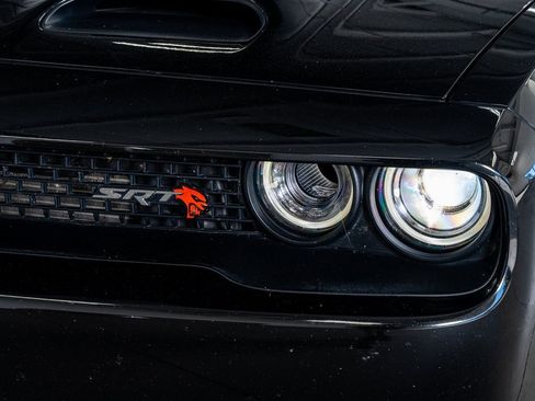 Used 2019 Dodge Challenger SRT Hellcat Redeye image 13