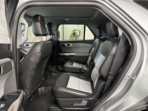 Used 2023 Ford Explorer XLT w/ Equipment Group 202A image 16