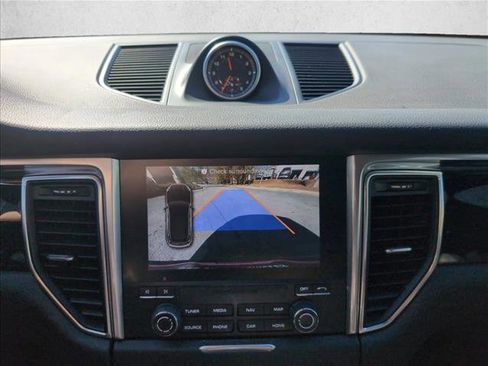 Used 2017 Porsche Macan image 13
