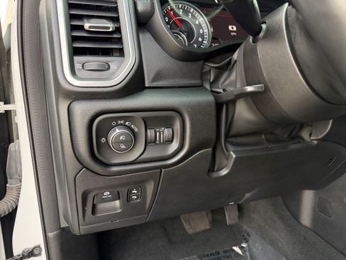 Used 2022 RAM 1500 Laramie AWD/4WD image 11