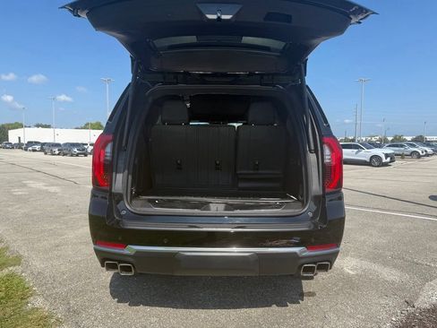 Used 2026 GMC Yukon Denali w/ Sun & Power Step Package AWD/4WD image 13