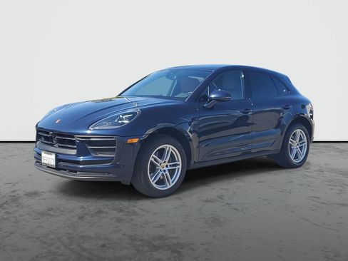 Used 2023 Porsche Macan AWD/4WD image 2