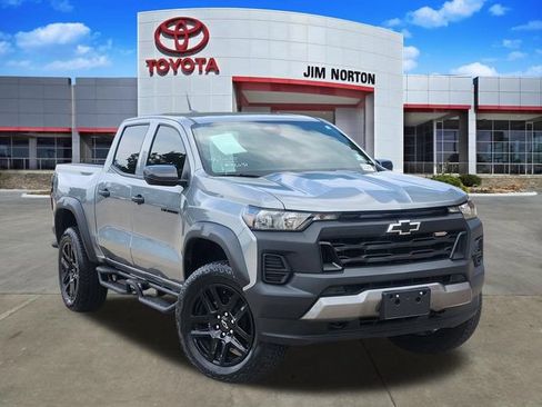 Used 2025 Chevrolet Colorado Trail Boss AWD/4WD image 1