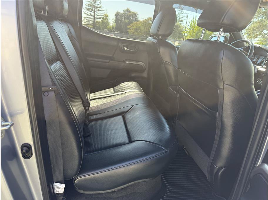 Used 2019 Toyota Tacoma Limited AWD/4WD image 20