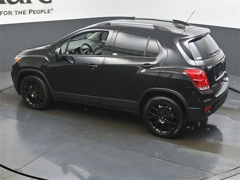Used 2022 Chevrolet Trax LT w/ Midnight Edition image 41
