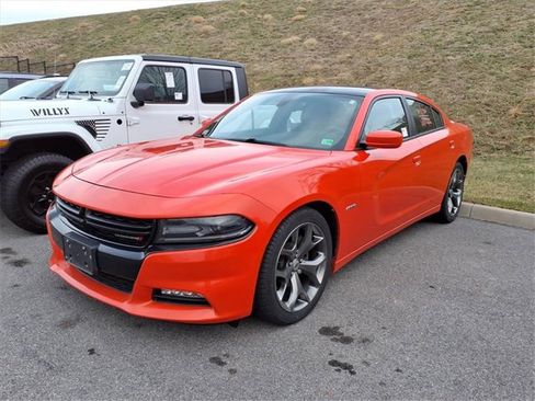 Used 2017 Dodge Charger R/T w/ Plus Group image 11