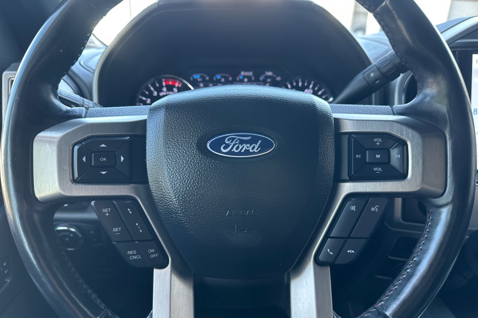 Used 2022 Ford F450 Platinum w/ FX4 Off-Road Package AWD/4WD image 22