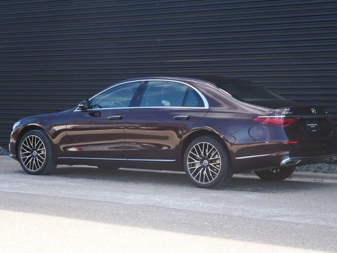 Used 2021 Mercedes-Benz S 580 4MATIC Sedan image 3