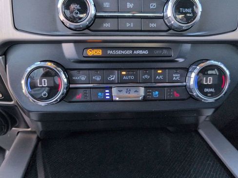 Used 2022 Ford F250 Platinum w/ Tremor Off-Road Package image 36