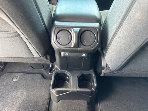 Certified 2025 Jeep Gladiator Sport AWD/4WD image 10