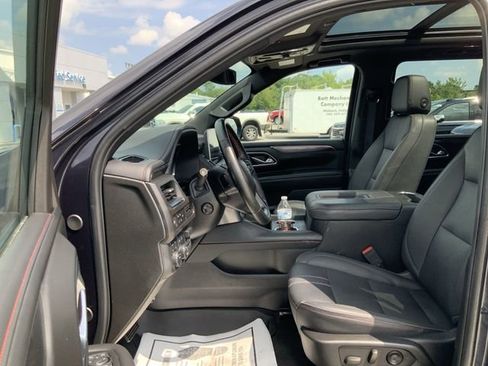 Used 2023 Chevrolet Suburban RST w/ Luxury Package image 15