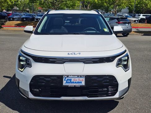 Certified 2023 Kia Niro Wave w/ Wave Preserve Package FWD image 2
