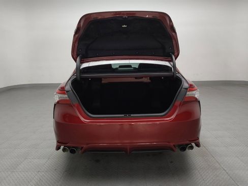 Used 2018 Toyota Camry XSE image 29