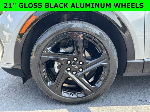 Used 2025 Chevrolet Equinox EV RS image 2