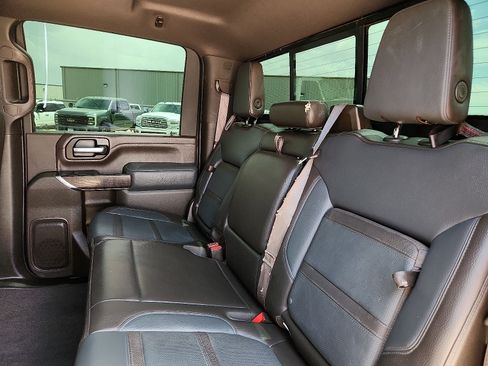 Used 2022 GMC Sierra 2500 Denali w/ Denali Ultimate Package AWD/4WD image 9