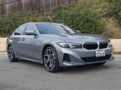 Used 2025 BMW 330i Sedan w/ Convenience Package image 2