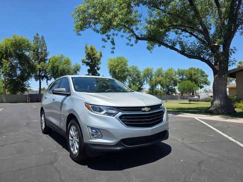 Used 2020 Chevrolet Equinox LS FWD image 1