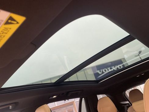 Certified 2024 Volvo XC90 B6 Ultimate w/ Protection Package Premier image 15