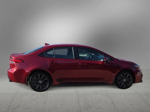 Used 2025 Toyota Corolla SE image 9