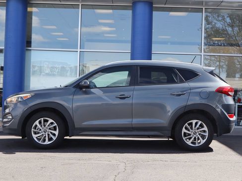 Used 2016 Hyundai Tucson SE w/ Option Group 12 AWD/4WD image 2