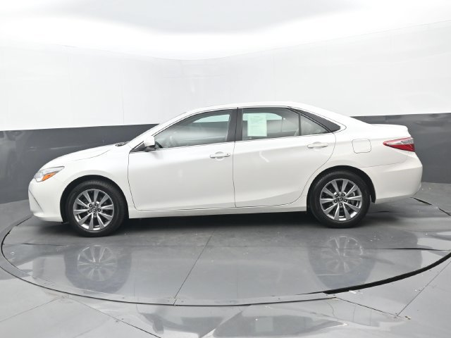 Used 2017 Toyota Camry XLE w/ Moonroof Package FWD image 22