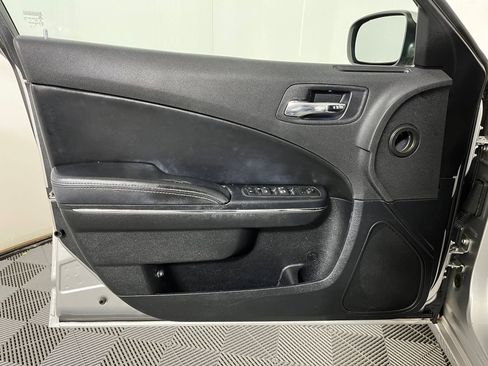 Used 2012 Dodge Charger SE w/ Connectivity Group image 18