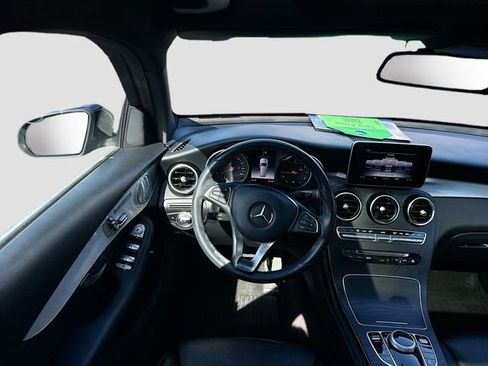 Used 2019 Mercedes-Benz GLC 300 4MATIC image 23